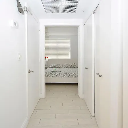 Ocean Drive Apartment Suites In Miami Beach Exterior photo