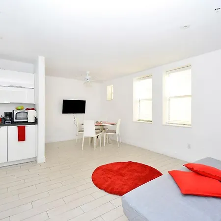 Ocean Drive Apartment Suites In Miami Beach Exterior photo
