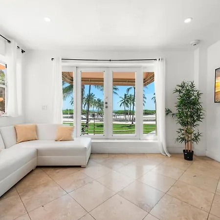 Ocean Drive Apartment Suites In Miami Beach Exterior photo