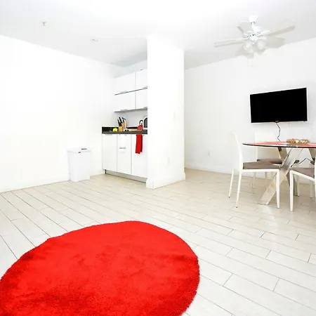 Ocean Drive Apartment Suites In Miami Beach Exterior photo